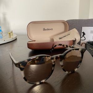illesteva sunglasses BRAND NEW